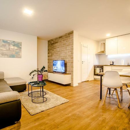 Central Apartments By Kovee Bratislava Esterno foto