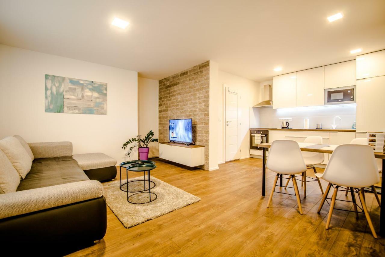 Central Apartments By Kovee Bratislava Esterno foto